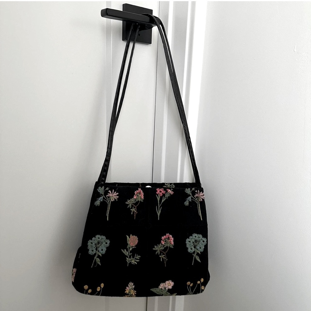 Floral vintage black bag/purse